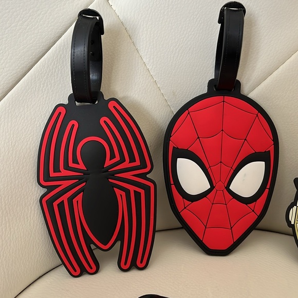 Lot of 6 Luggage Tags - Disney/Marvel/Star Wars - Picture 3 of 8